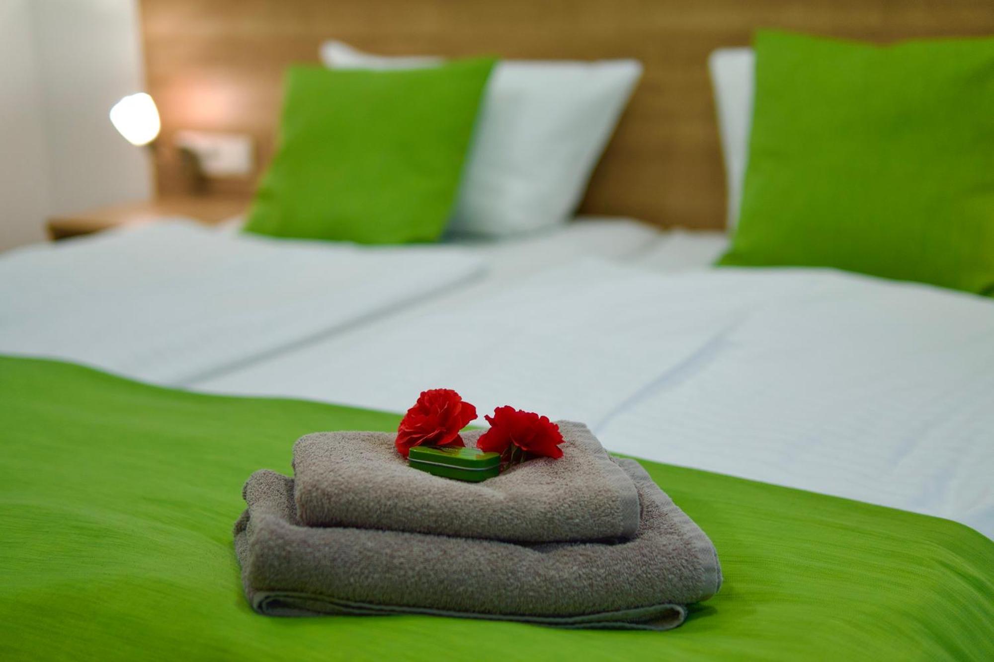 Bed & Breakfast Outlet Hotel Dettingen an der Erms Kültér fotó