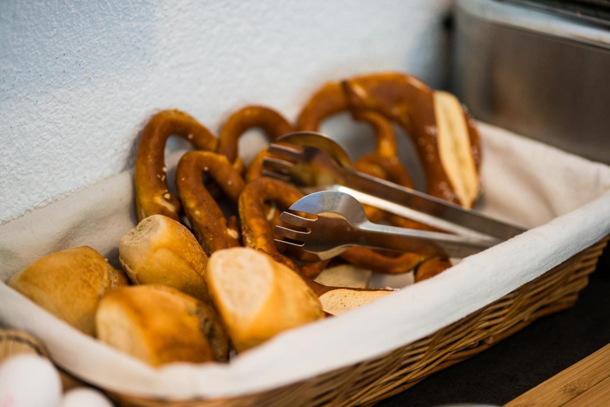 Bed & Breakfast Outlet Hotel Dettingen an der Erms Kültér fotó