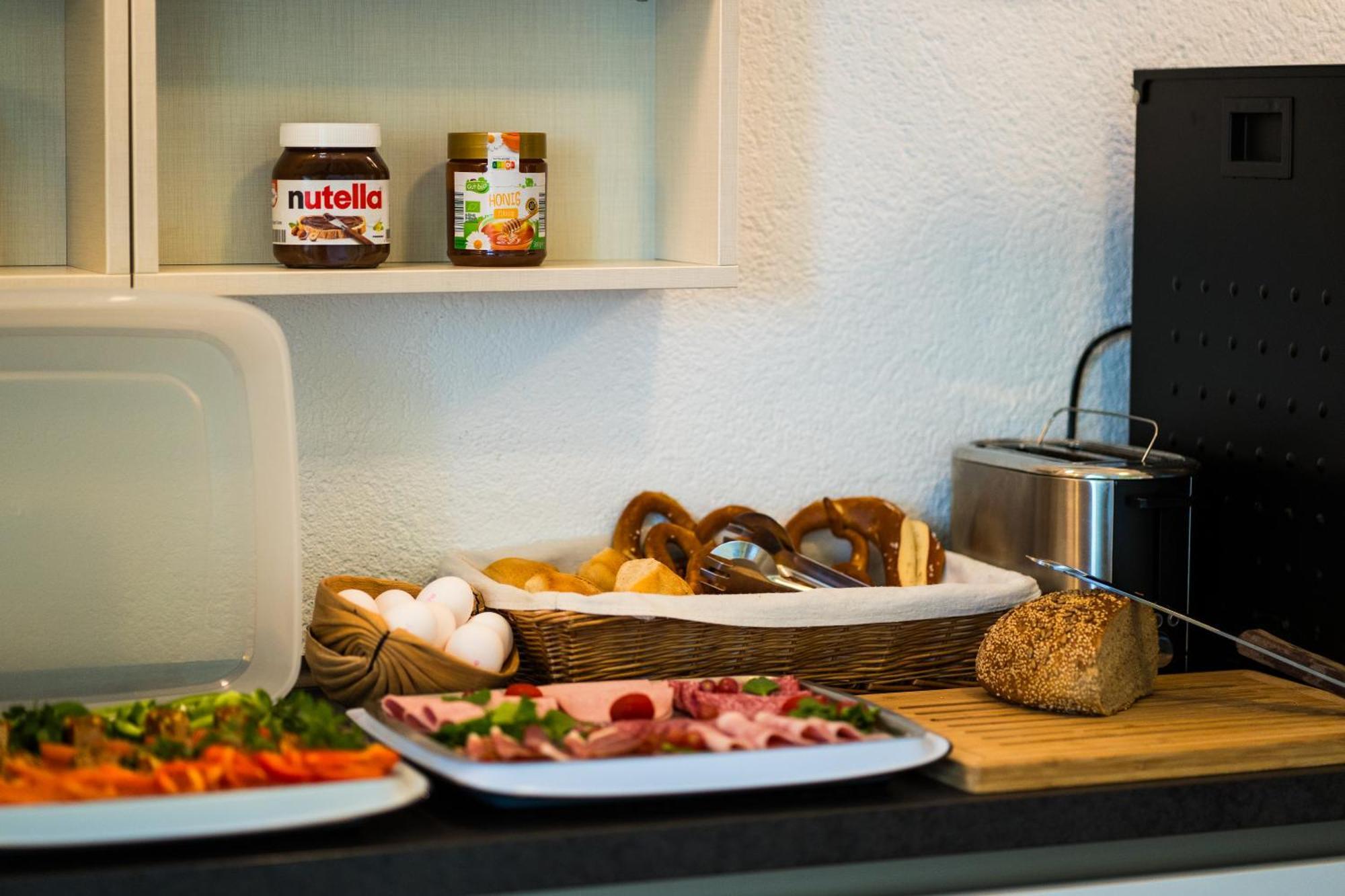 Bed & Breakfast Outlet Hotel Dettingen an der Erms Kültér fotó
